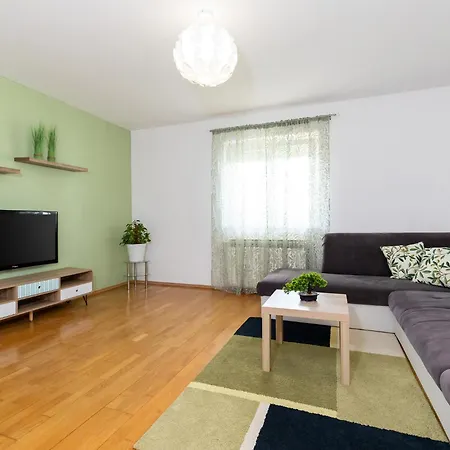 Apartment Palace *
